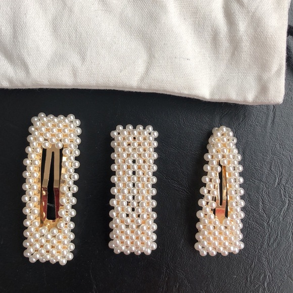 Mejuri - empty dust bag with 3 pearls clips included - Picture 2 of 5